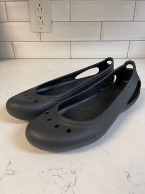 Crocs WOMEN'S KADEE WORK FLAT Style # 200941 Black Size 8 Worn 2-3 Times